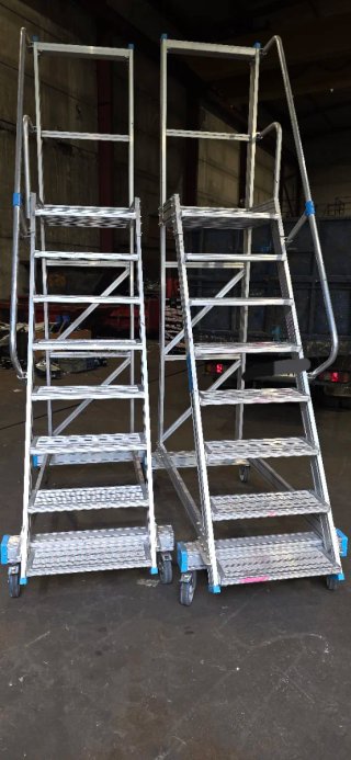 Escaleras móviles con plataforma