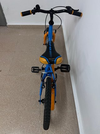 Bicicleta infantil B-Pro 16 pulgadas, con frenos.