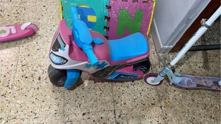 Moto de juguete para niña