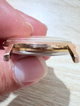 Reloj Duward Vintage Esfera Dorada