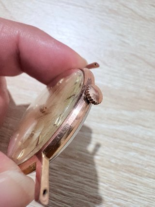 Reloj Duward Vintage Esfera Dorada