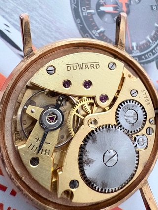 Reloj Duward Vintage Esfera Dorada