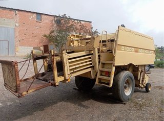 Empacadora New Holland D1000 negociable