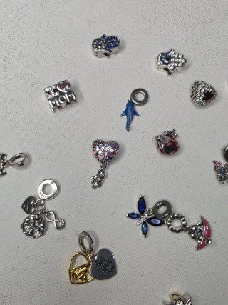 Charm Pandora in Argento e Smalto