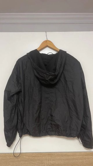 Chaqueta Negra Talla M,todoel lote por 30 euros.