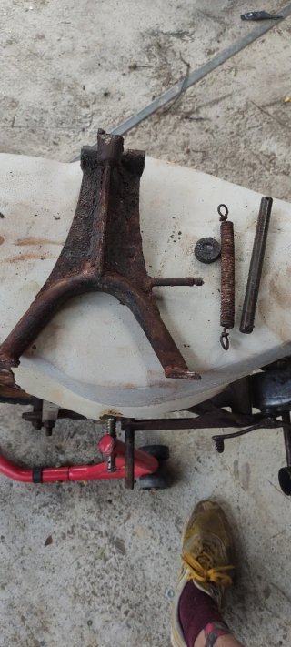 Caballete central Bultaco Mercurio 155