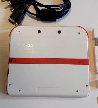 Nintendo 2DS Bianco/Rosso + Accessori