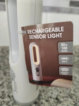 Luz LED con Sensor de Movimiento Recargable