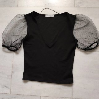 Camiseta Pull&Bear manga abullonada negra