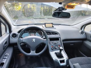 Peugeot 5008 2013
