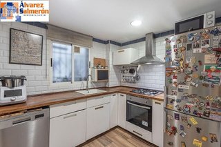 Piso en venta en Camino de Ronda - Rosaleda en Granada