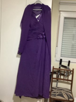 Vestido morado elegante