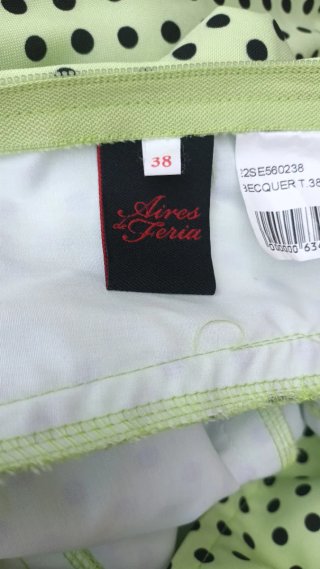 Traje de Flamenca Verde Lima con Lunares Negros.