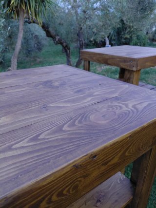 Mesas altas de madera