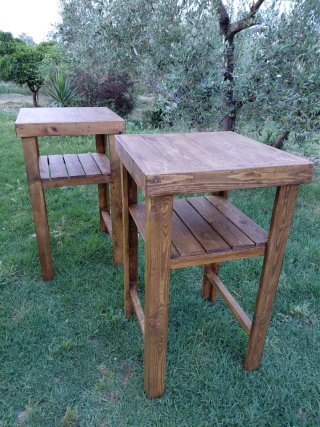 Mesas altas de madera