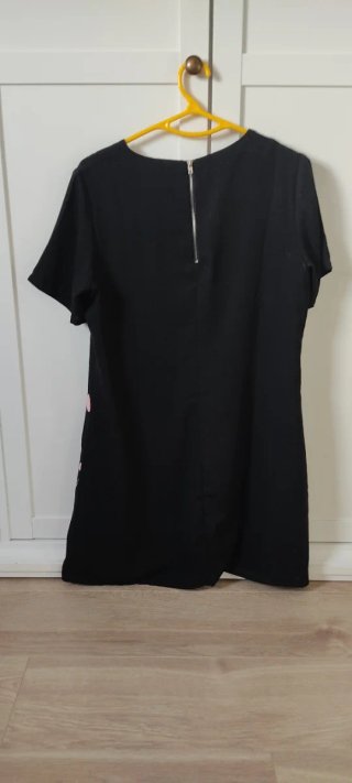 Vestido Kling Negro con Notas Musicales Rosas