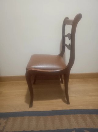 Sillas de madera tapizadas