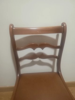 Sillas de madera tapizadas