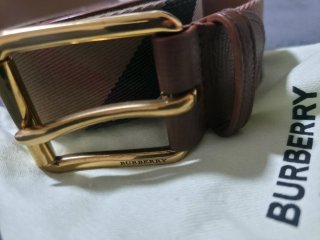 Cinturón Burberry Beige y Marrón Original