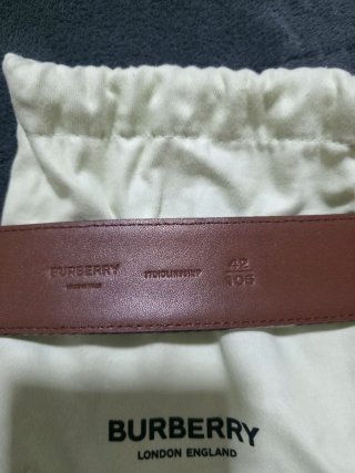 Cinturón Burberry Beige y Marrón Original