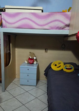 Cameretta completa con letti a castello