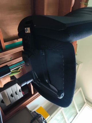 Silla de oficina negra