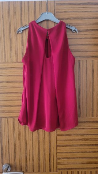 Top satinado Mango rojo