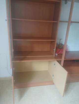 Mueble de salón madera y cristal