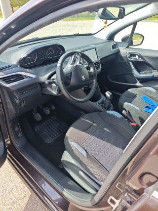 Peugeot 208 2013 diesel 1.6 eHDI