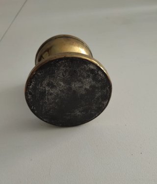 Lámpara de aceite antigua de latón