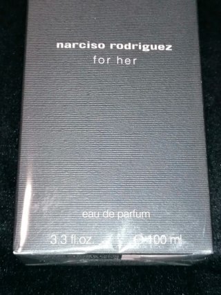 Narciso Rodriguez for her Eau de Parfum.