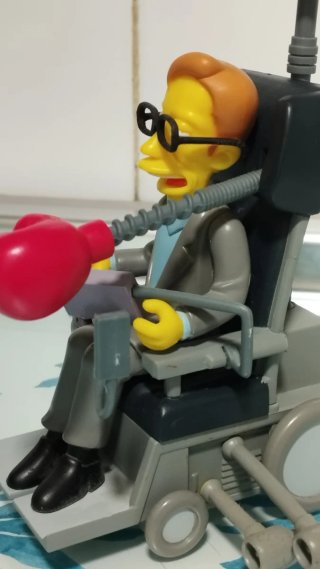 Figura del Doctor Stephen Hawking de los Simpsons