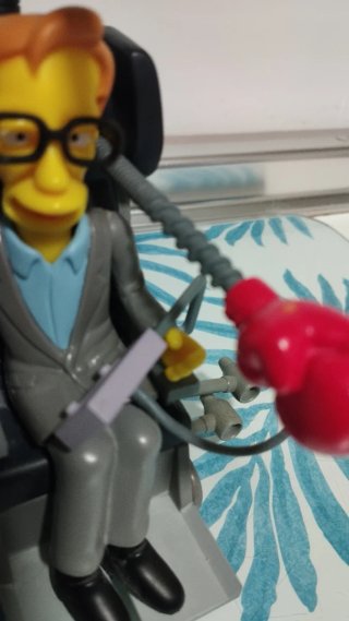 Figura del Doctor Stephen Hawking de los Simpsons