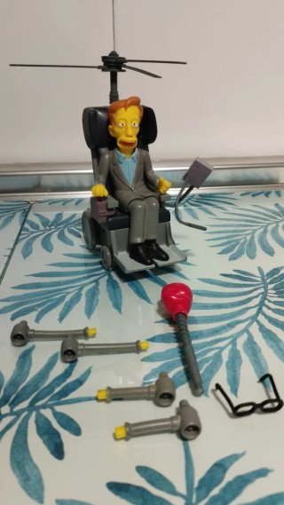Figura del Doctor Stephen Hawking de los Simpsons
