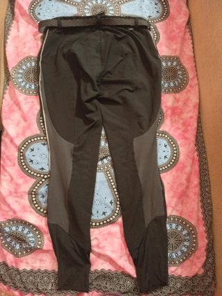 Pantalón de equitación negro una puesta está nuevo
