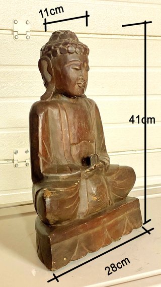 Buda sentado tallado en madera