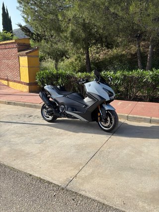 Yamaha T-Max 560 Tech Max