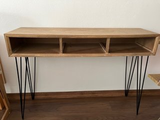 Mueble consola para vinilos estilo escritorio