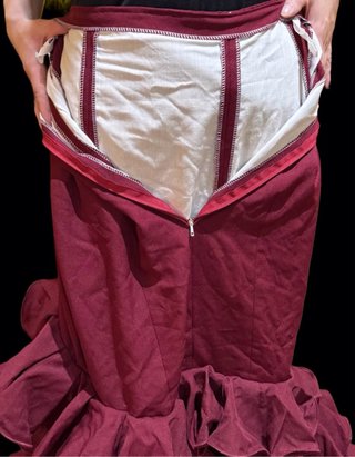 Bata de cola flamenca granate - borgoña