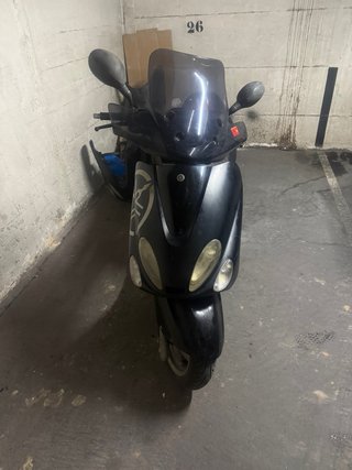 Yamaha Majesty 125 Negra