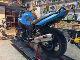 Honda CBR 1100 XX Naked Modificada