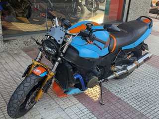 Honda CBR 1100 XX Naked Modificada