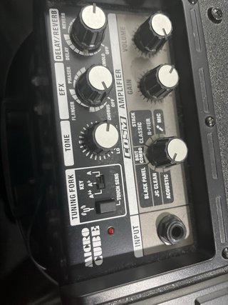 Roland micro cube para guitarra pequeño y potente