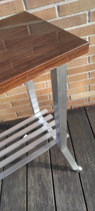 Mesita Auxiliar Vintage Fórmica y Aluminio