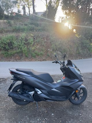 Honda PCX 125 Negra/Gris 2019
