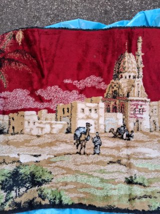 Arazzo con scena deserto e cammelli