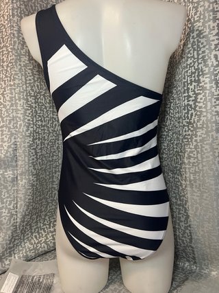 Traje de baño asimétrico