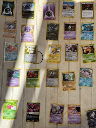 Lote de 250 Cartas (aprox) Pokémon años 2000s