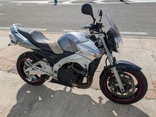 Suzuki GSR 600