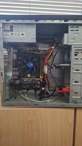 Torre PC Negra Completa